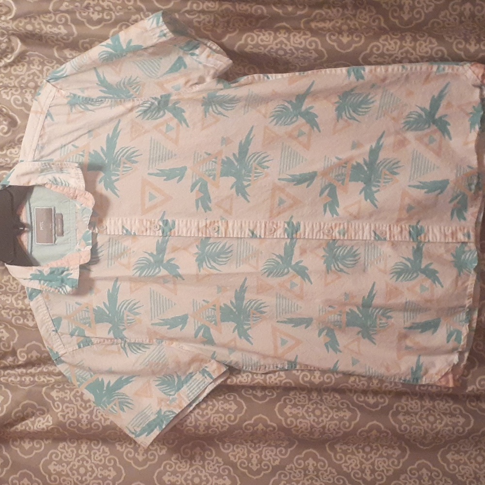 Mens Slim Fit button up shirt size M